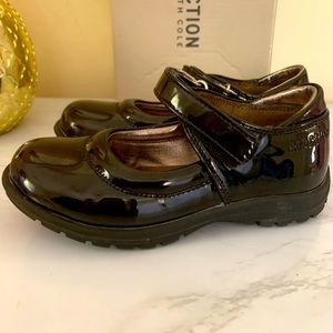 Kenneth Cole girls shoes size 9